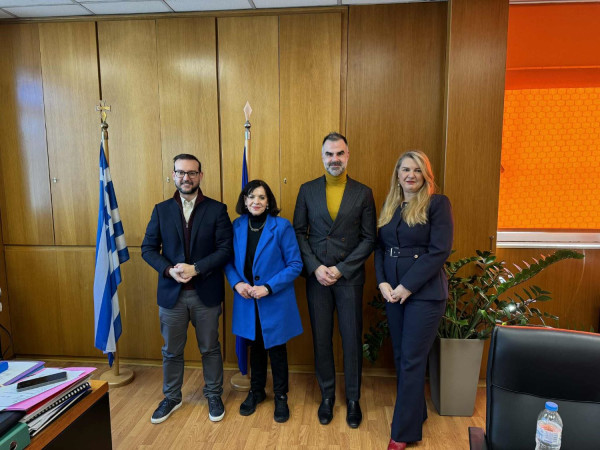 Συνάντηση ΕΟΦ-ΕΝΑΣΕΛ για τις ελλείψεις φαρμάκων και τις κλινικές μελέτες