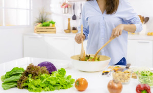 Πώς σχετίζεται η οστεοπόρωση με το αδυνάτισμα - Ο ρόλος της διατροφής και της άσκησης