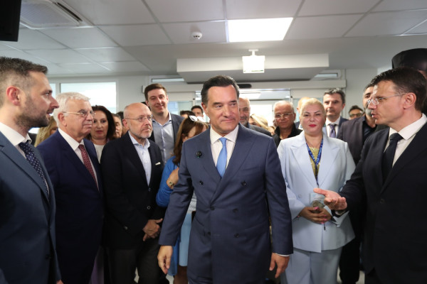 Ο υπουργός Υγείας ζήτησε την απομάκρυνση αναισθησιολόγου από το ΕΣΥ γιατί ζήτησε φακελάκι