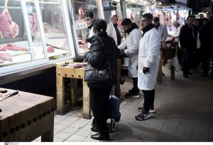 Καταιγίδα αγορανομικών ελέγχων και κατασχέσεις προϊόντων κατά την εορταστική περίοδο