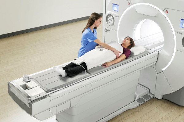 Τα διαγνωστικά κέντρα ΒΙΟΤΥΠΟΣ και η GE HealthCare παρουσίασαν νέο μαγνητικό τομογράφο προηγμένης τεχνολογίας