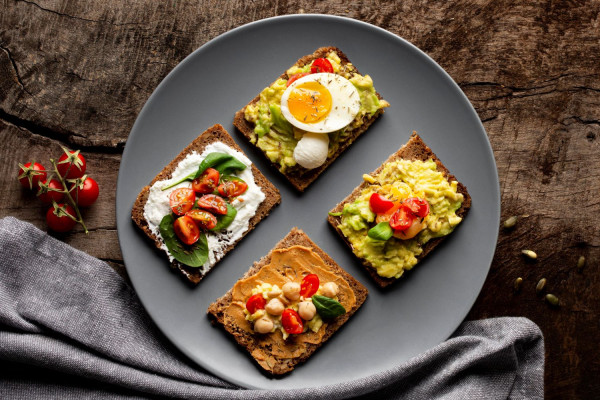 Πρωτεΐνη ή υδατάνθρακας για πρωινό; - Ιδανικοί συνδυασμοί