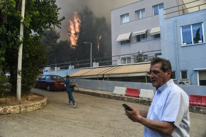 Εκκενώθηκαν λόγω φωτιάς το «Καραμανδάνειο» της Πάτρας, το γηροκομείο και η «Μέριμνα»