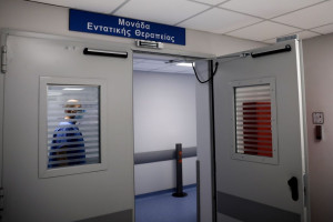 Ένας νεκρός από γρίπη και τρεις στη ΜΕΘ - Αυξημένες και οι εισαγωγές κρουσμάτων κορονοϊού στα νοσοκομεία