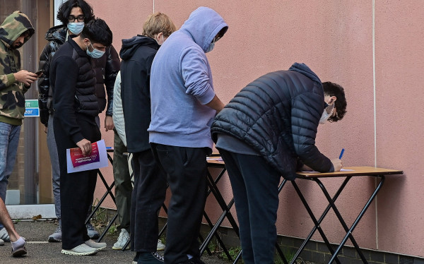 Γιατί το ξέσπασμα της μηνιγγίτιδας στο Πανεπιστήμιο του Κεντ προετοιμαζόταν εδώ και χρόνια
