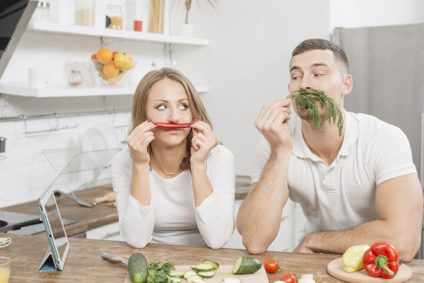 Πως το φύλο διαφοροποιεί τη διατροφική συνταγή για μεγαλύτερο προσδόκιμο ζωής