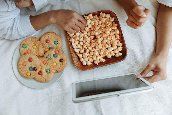 Η στροφή στο junk food ακόμα και όταν κρατάει λίγο μπορεί να οδηγήσει στην παχυσαρκία