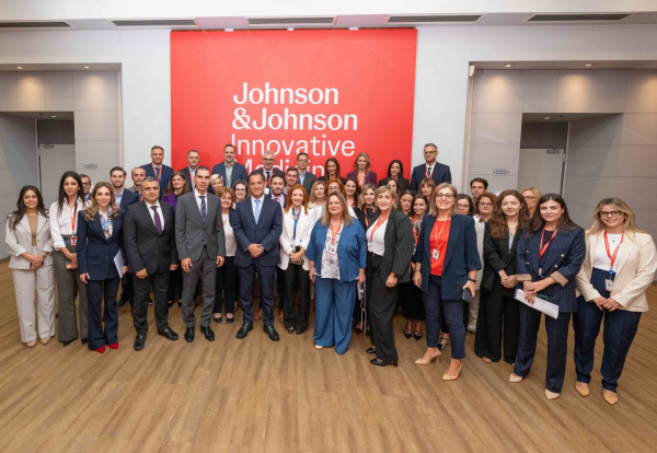 Συνάντηση Johnson &amp; Johnson Innovative Medicine με Γεωργιάδη για τις κλινικές μελέτες στην Ελλάδα