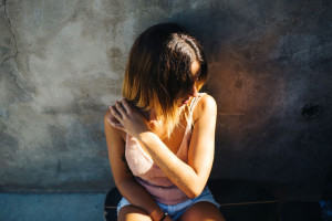 Ευρωκοινοβούλιο: Ο βιασμός πρέπει να ορίζεται με βάση την απουσία συναίνεσης σε όλη την ΕΕ