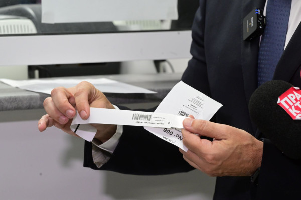 Γεωργιάδης: «Το "βραχιολάκι" επεκτείνεται και οι εφημερίες στα νοσοκομεία βελτιώνονται»