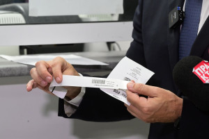 Γεωργιάδης: «Το "βραχιολάκι" επεκτείνεται και οι εφημερίες στα νοσοκομεία βελτιώνονται»