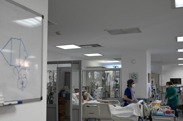 Αυξάνονται συνεχώς οι εισαγωγές στα νοσοκομεία για Covid 19 στους 17 οι νέοι θάνατοι