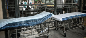 Εργαζόμενοι στο Νοσοκομείο Αττικόν: Για τα ράντζα στους διαδρόμους δεν φταίει η γρίπη