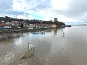 «Πνίγεται» ο Έβρος από τα νερά που κατεβαίνουν από Βουλγαρία – Εφιαλτική η κατάσταση στα Λάβαρα