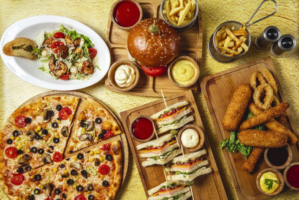 Οι 13 τρόποι με τους οποίους το fast food βλάπτει την υγεία σας