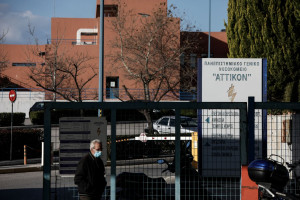 Οι εργαζόμενοι στο «Αττικό» κατά Γεωργιάδη για τα ράντζα: «Λειτουργεί ως μάνατζερ ιδιωτικών συμφερόντων»