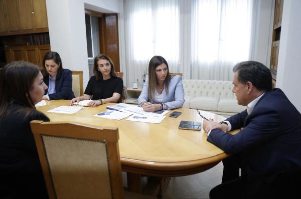 Συνάντηση Γεωργιάδη-Ζαχαράκη για το δημογραφικό και το Εθνικό Σχέδιο Δράσης