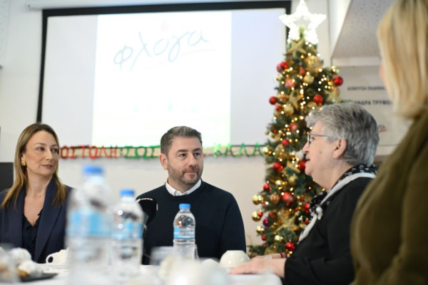 Επίσκεψη Ανδρουλάκη στη «Φλόγα»: «Η Πολιτεία να δίνει οξυγόνο και φτερά σε σπουδαίες πρωτοβουλίες για τα παιδιά»