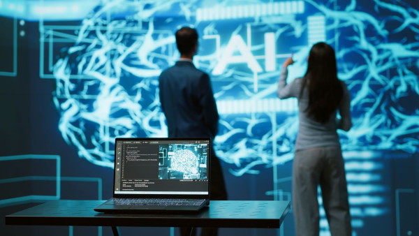 Το γραφείο του 2050: AI, νευροεμφυτεύματα και εικονική πραγματικότητα αλλάζουν την εργασία