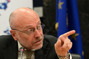 Αντίδραση εργαζομένων σχετικά με τις δηλώσεις Βαρτζόπουλου για κλείσιμο των κέντρων πρόληψης το 2027