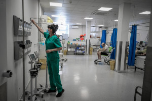 Ρόδος: Κίνητρα 500 ευρώ τον μήνα για νέους εργαζόμενους στο νοσοκομείο – «Μπράβο» από τον Γιαννάκο