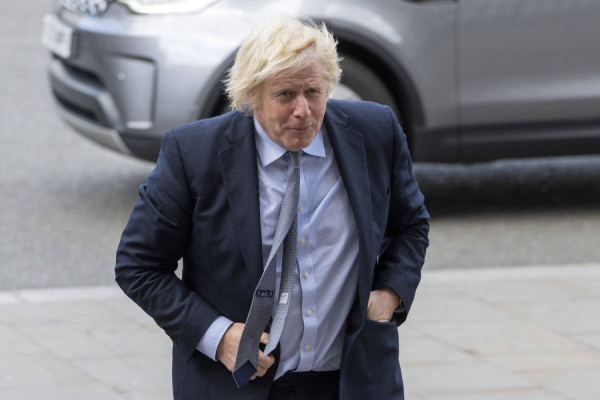 Έκθεση-κόλαφος: «Χαοτική και τοξική η αντιμετώπιση της Covid-19 στη Βρετανία με ευθύνη και του Τζόνσον