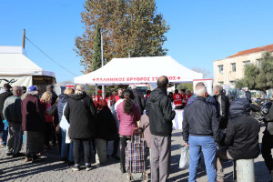 Εορταστικά γεύματα και δώρα αγάπης σε 250 άστεγους συμπολίτες μας για την Πρωτοχρονιά από τον ΕΕΣ