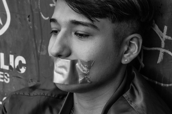 ΕΕΔΑ: Κάθε δέκα λεπτά δολοφονείται μια γυναίκα - Οξυμένο το πρόβλημα της ενδοοικογενειακής βίας