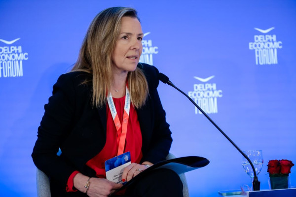 Χουλιάρα από το Φόρουμ των Δελφών: «Σε μη βιώσιμα επίπεδα το clawback και το rebate»