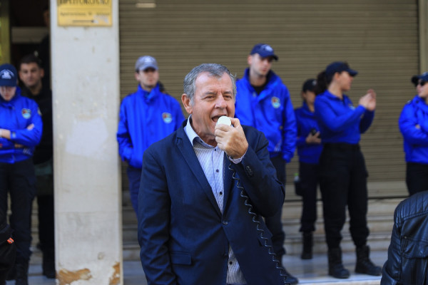 Γιαννάκος: Διπλασιάζονται οι μισθοί των ιεραρχών και οι εργαζόμενοι του ΕΣΥ τίποτα!