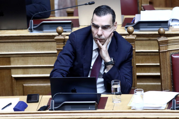 Θεμιστοκλέους στη Βουλή για το ΑΧΕΠΑ: «Διασφαλίζουμε τη συνέχεια της λειτουργίας του έως το 2056»